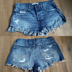 A&F Shredded Jean Booty Shorts Abercrombie And Fitch Size 6 Jean shorts